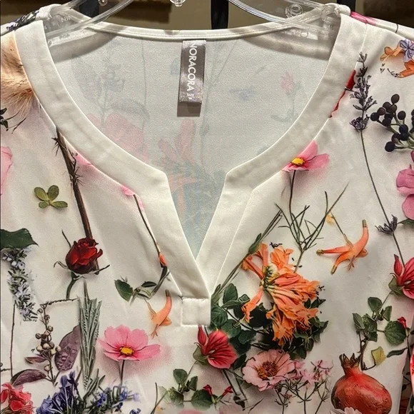 NWOT Floral Long Sleeve Women's Top, M - Picture 3 of 5